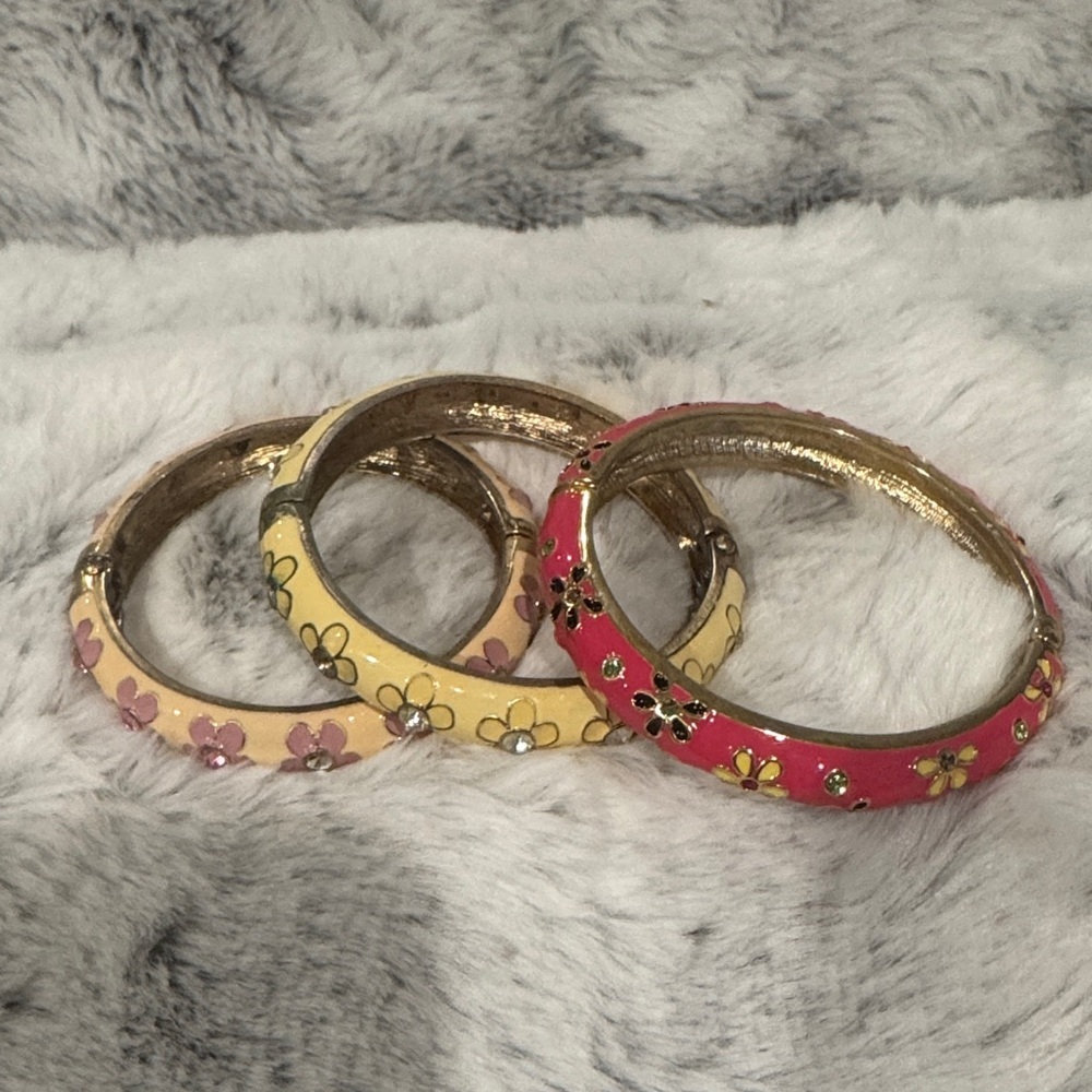 Boho Floral Rhinestone Bangle Collection – Set of 3 - Picture 3 of 4